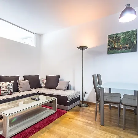 Charming Center Apartamento Podgorica